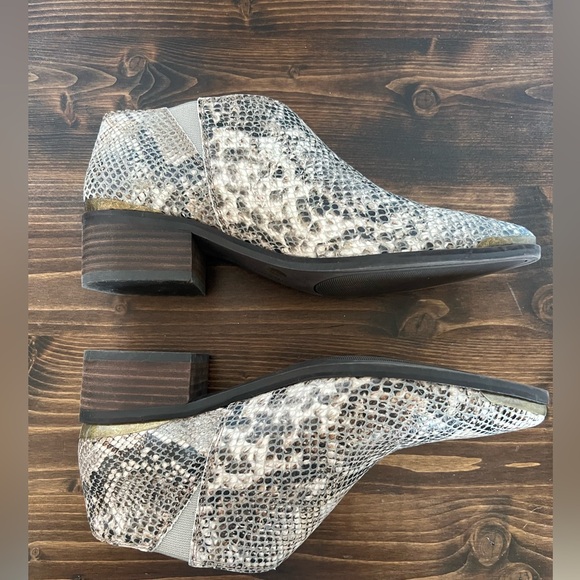 Lucky Brand Faux Snakeskin Heeled Leather Booties Size 7.5 - Picture 3 of 9